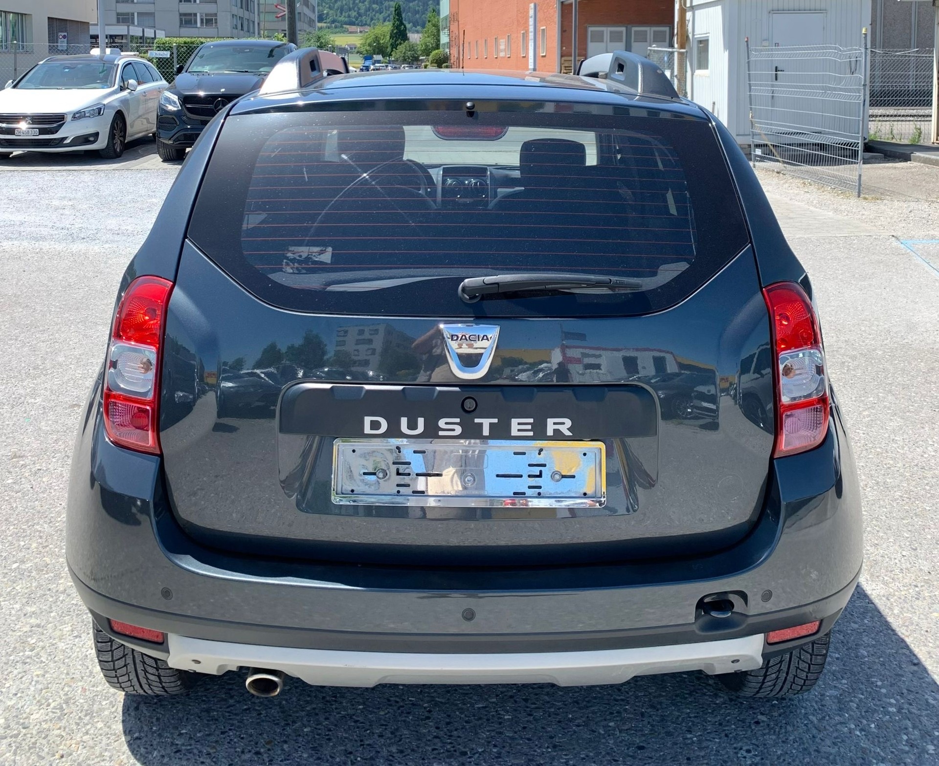 DACIA Duster 1.5 dCi Ambiance 4x2 EDC Automat (Klimatronik * Alufelgen * Sensoren mit Kamera * Leder * Navigation * BO6)-image-1