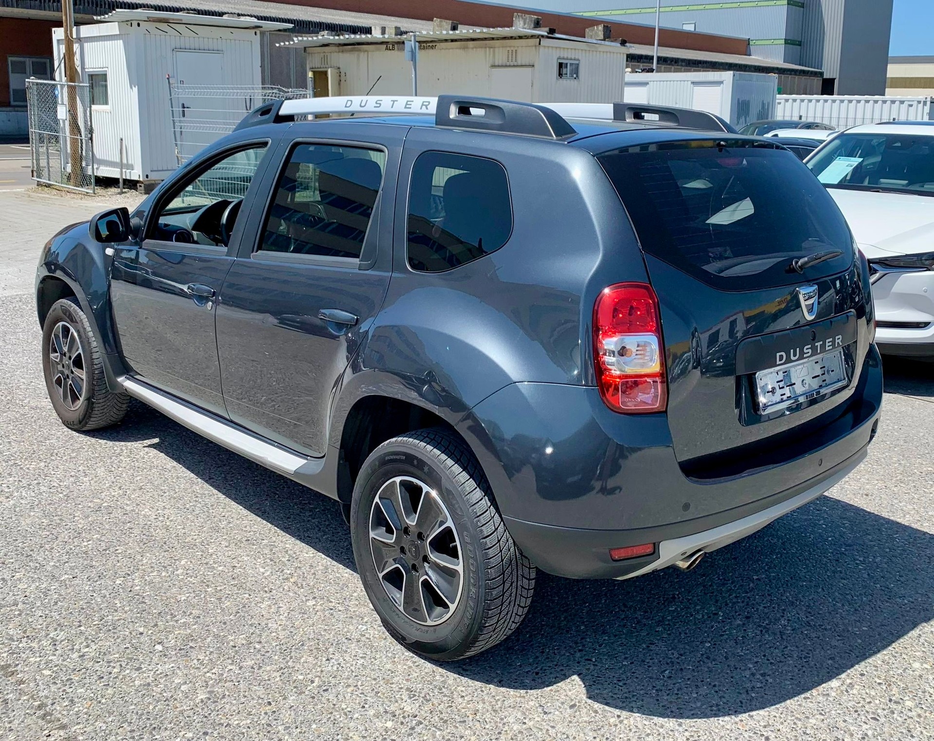DACIA Duster 1.5 dCi Ambiance 4x2 EDC Automat (Klimatronik * Alufelgen * Sensoren mit Kamera * Leder * Navigation * BO6)-image-7