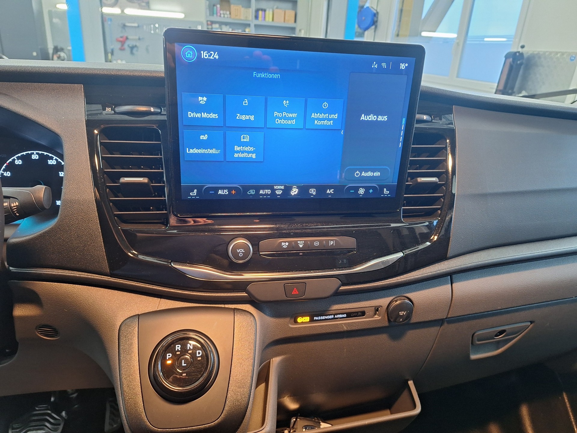FORD E-Transit Van 350 L2 Trend RWD 68kWh⚡CH-Auslieferung mit Fortlaufender Herstellergarantie in Neuzustand⚡-image-10
