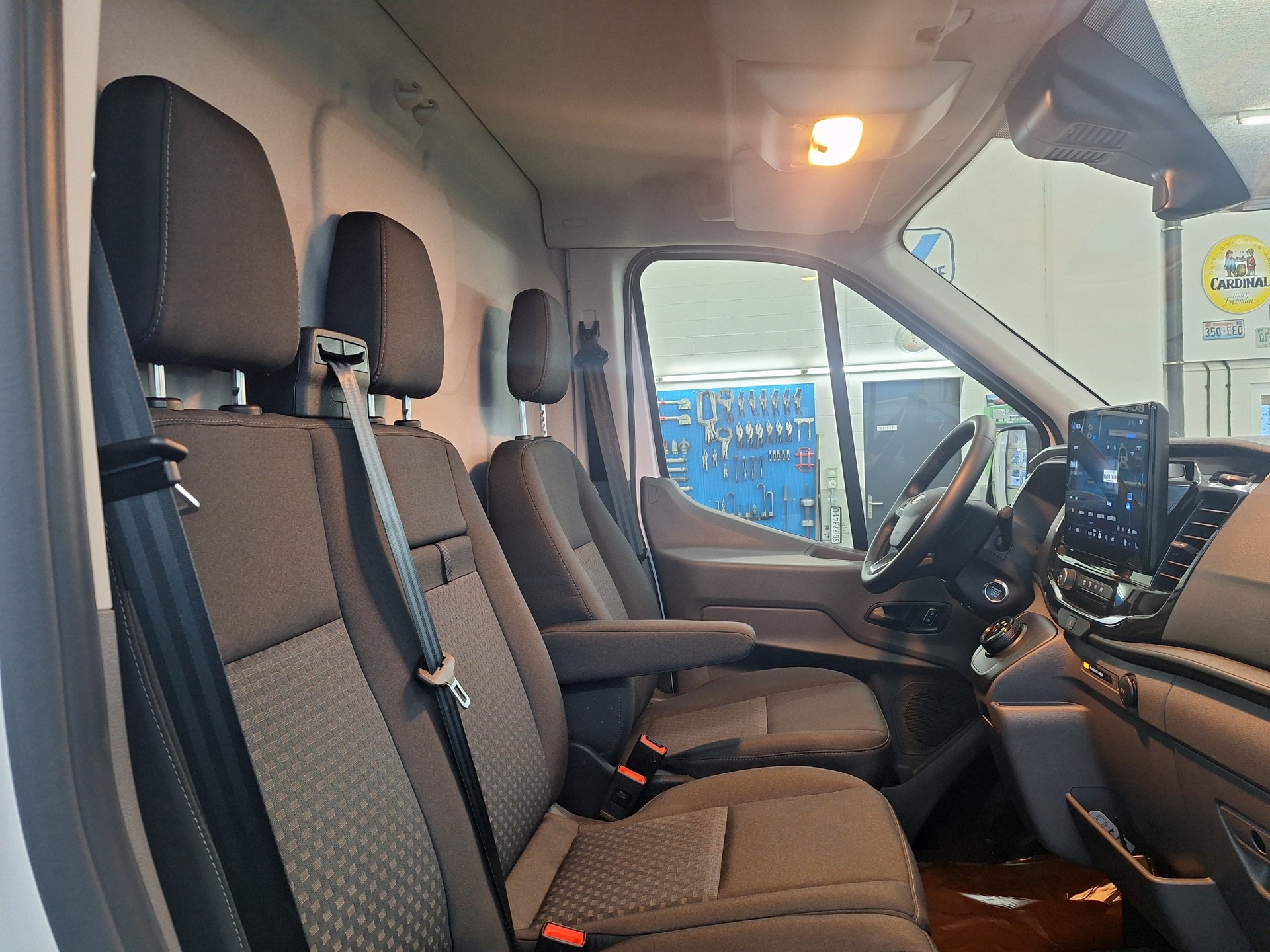 FORD E-Transit Van 350 L2 Trend RWD 68kWh⚡CH-Auslieferung mit Fortlaufender Herstellergarantie in Neuzustand⚡-image-18