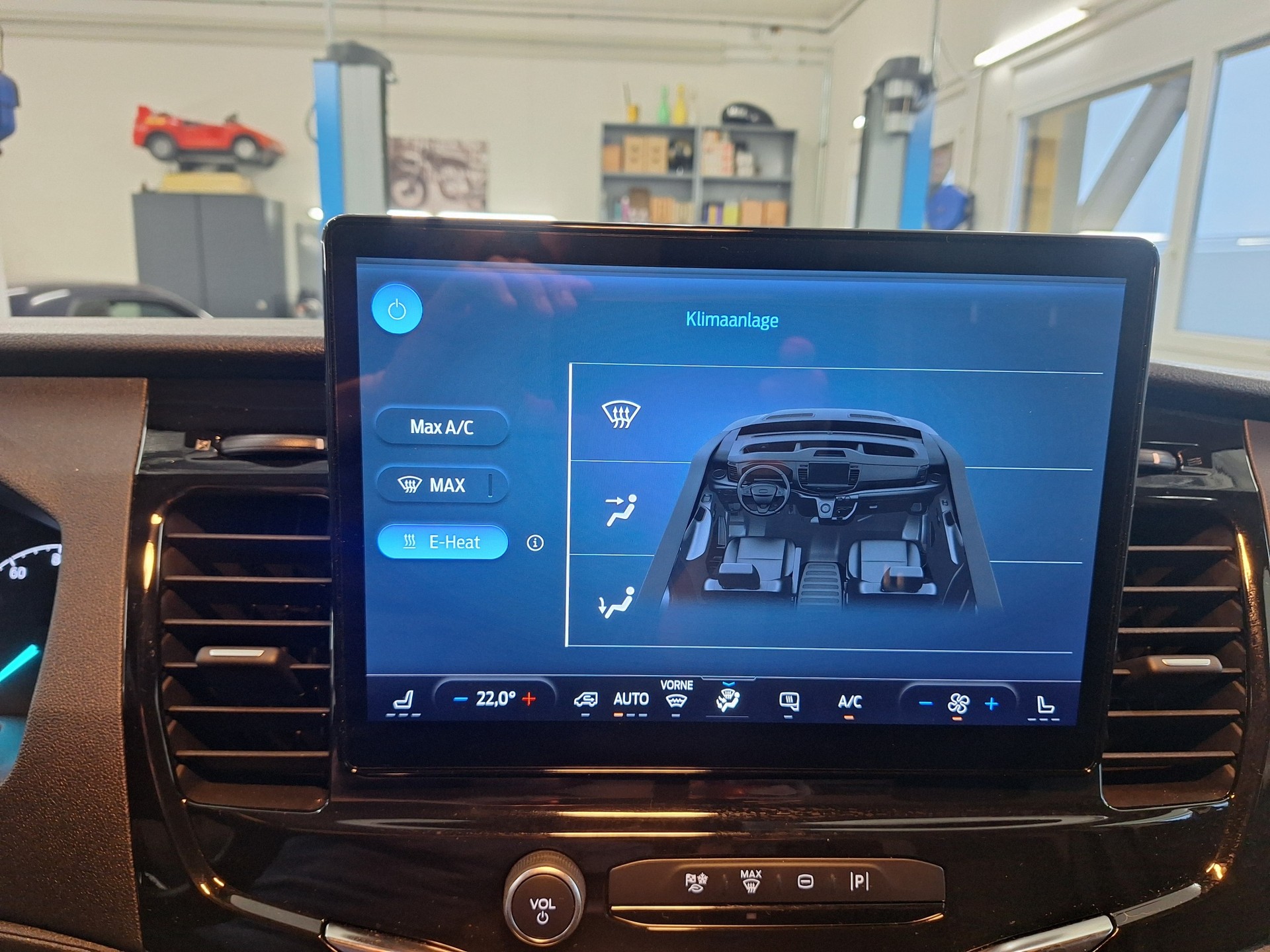 FORD E-Transit Van 350 L2 Trend RWD 68kWh⚡CH-Auslieferung mit Fortlaufender Herstellergarantie in Neuzustand⚡-image-12