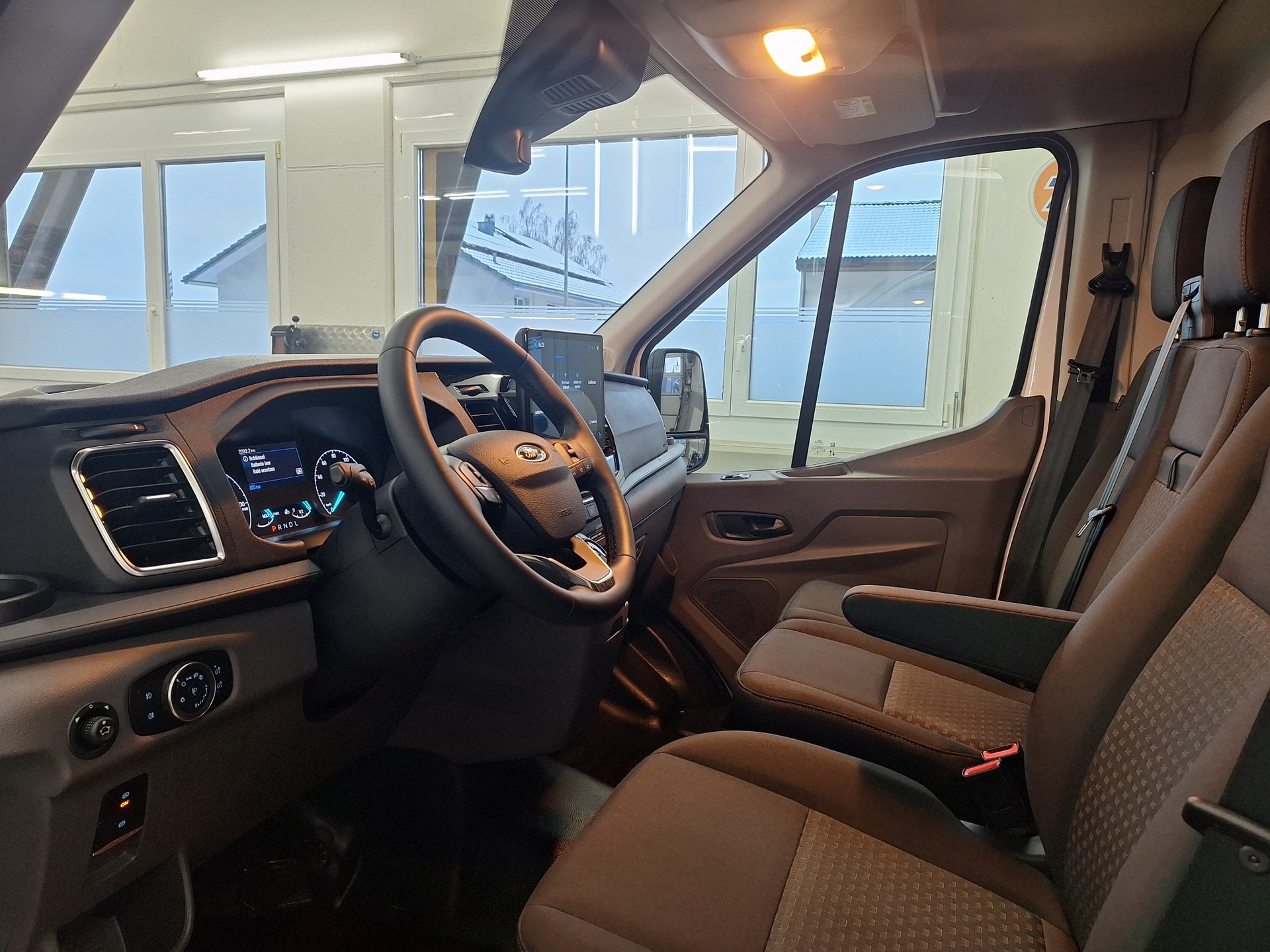 FORD E-Transit Van 350 L2 Trend RWD 68kWh⚡CH-Auslieferung mit Fortlaufender Herstellergarantie in Neuzustand⚡-image-8