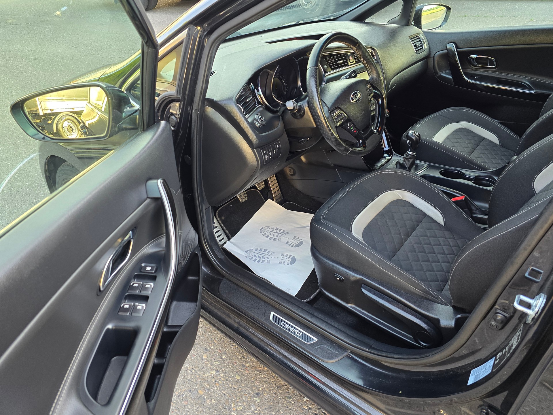 KIA Cee'd 1.0 T-GDi GT Line-image-12