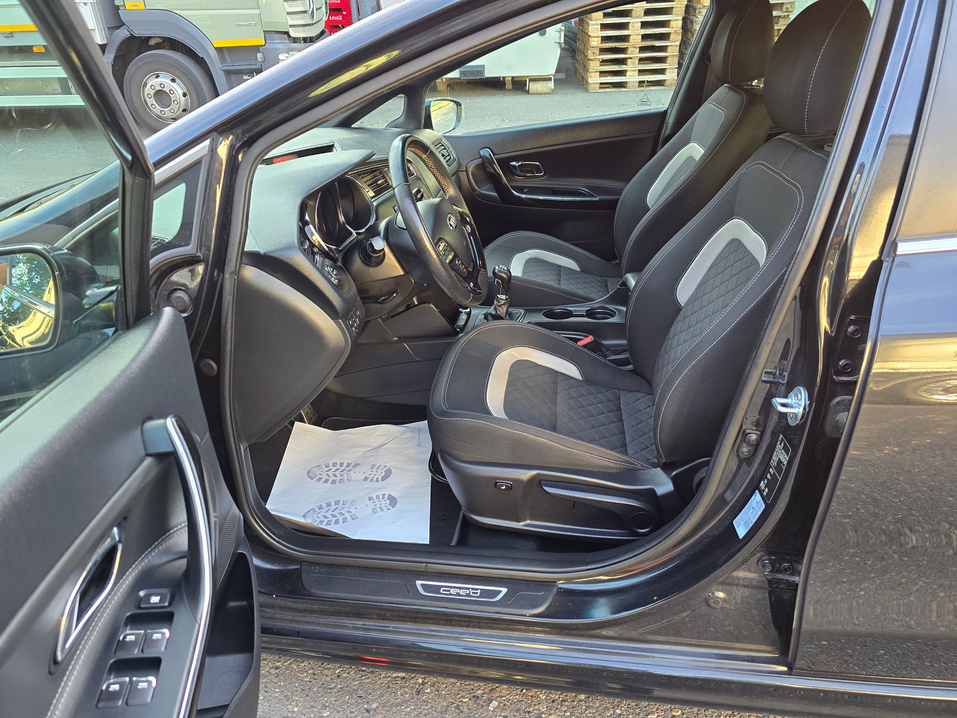 KIA Cee'd 1.0 T-GDi GT Line-image-11