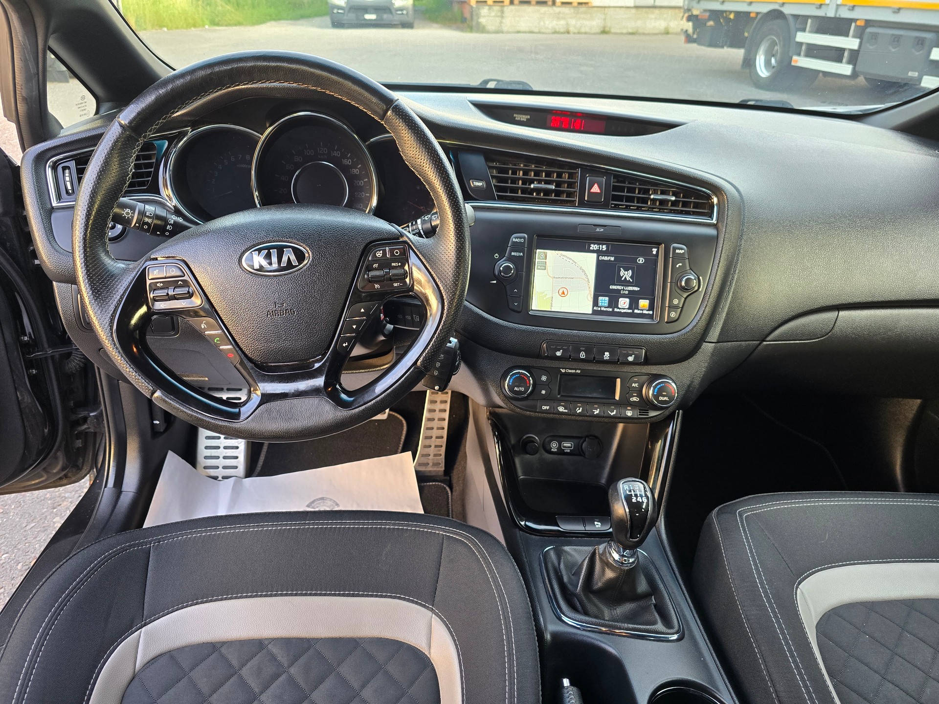 KIA Cee'd 1.0 T-GDi GT Line-image-15