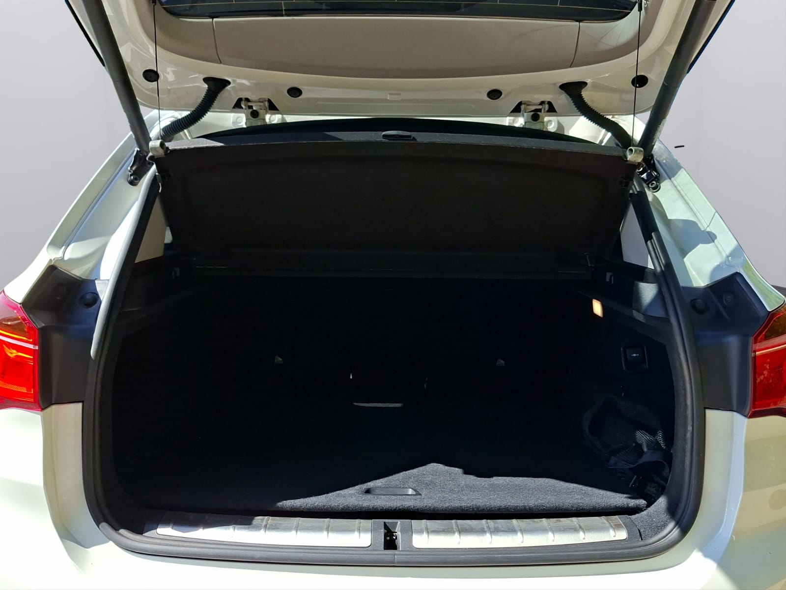 BMW X1 xDrive 20d M Sport Steptronic-image-6