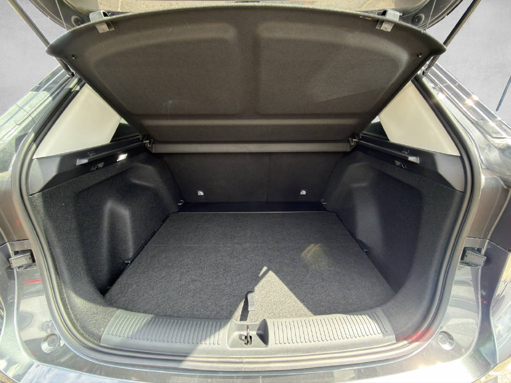 MG ZS 1.5 Hybrid+ Luxury-image-5