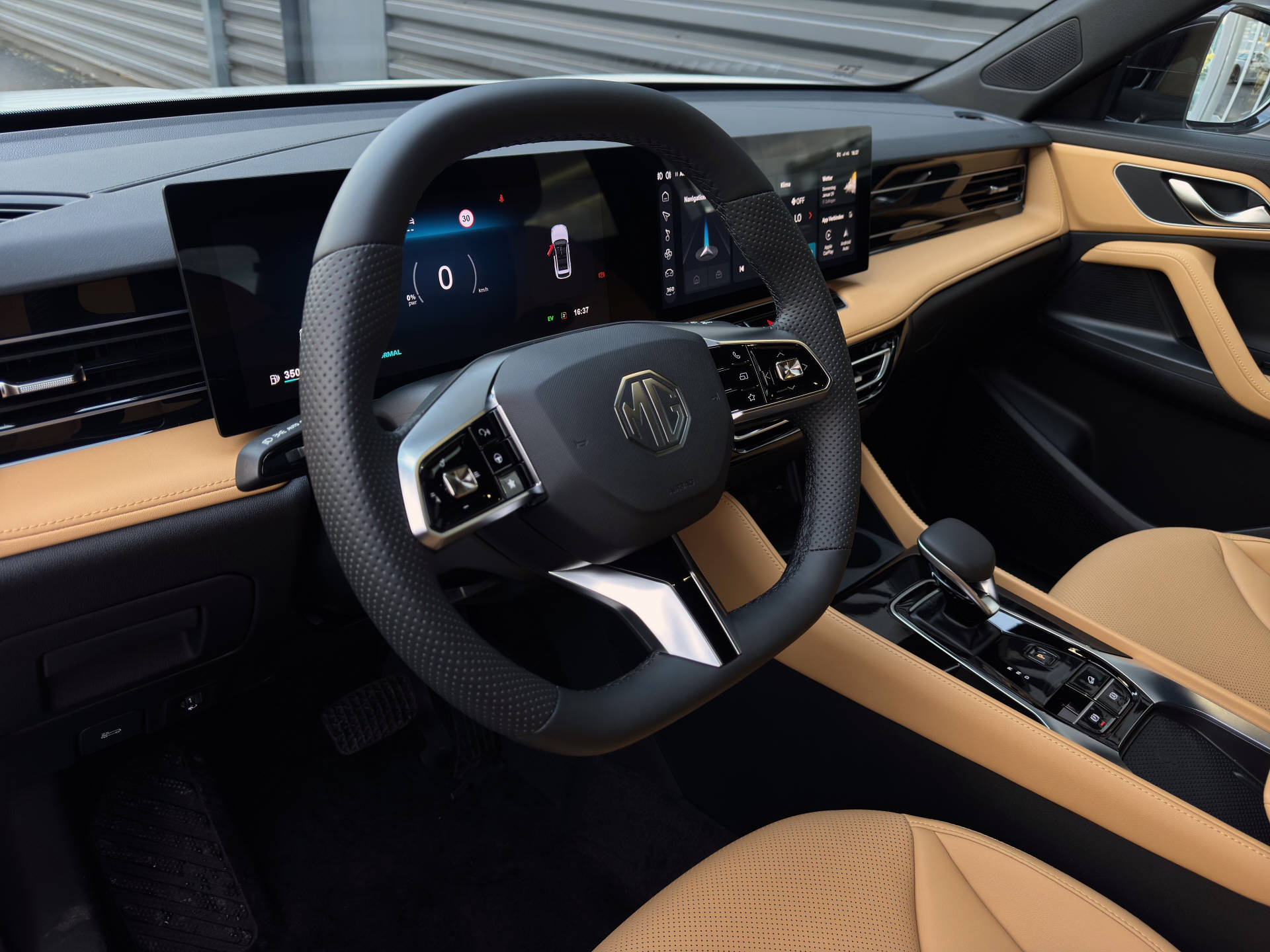 MG HS 1.5 Hybrid Luxury-image-13
