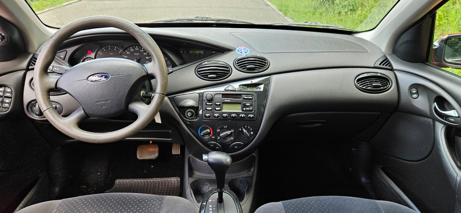 FORD Focus 2.0i 16V Carving-image-1