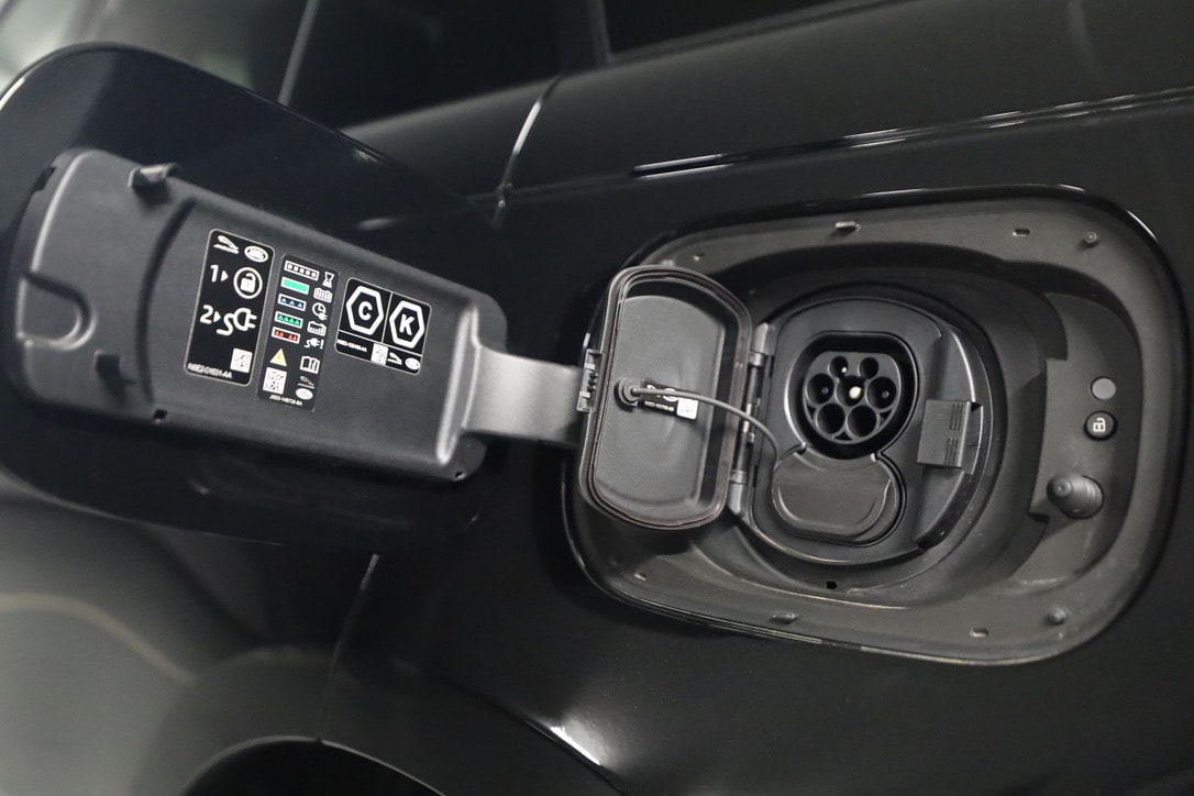 LAND ROVER Range Rover P550e Si6 PHEV Autobiography Automatic-image-22