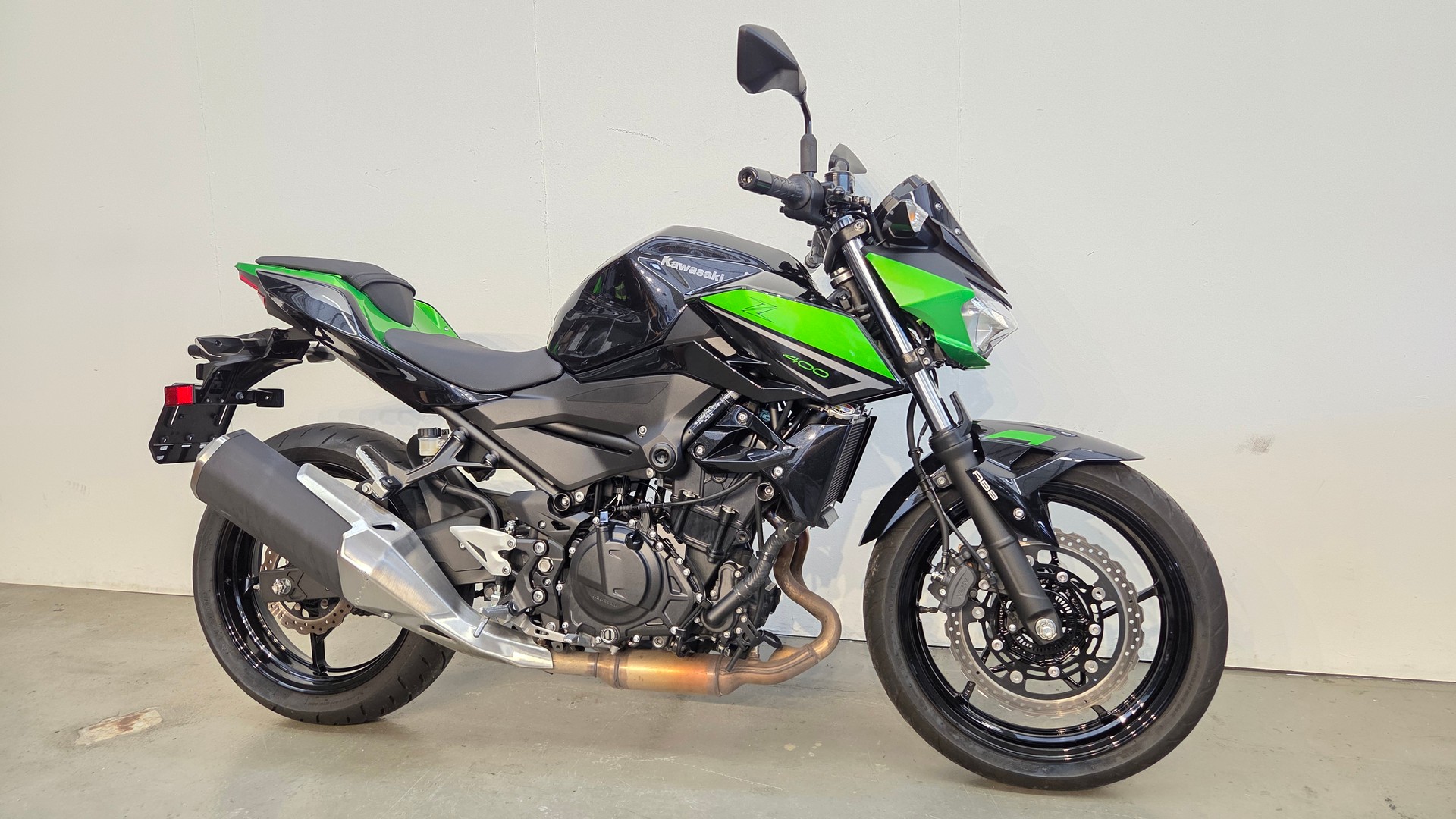 KAWASAKI Z 400-showroom-element-2