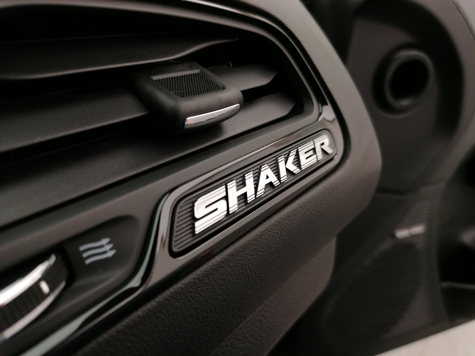DODGE Challenger 5.7 R/T Shaker-image-11