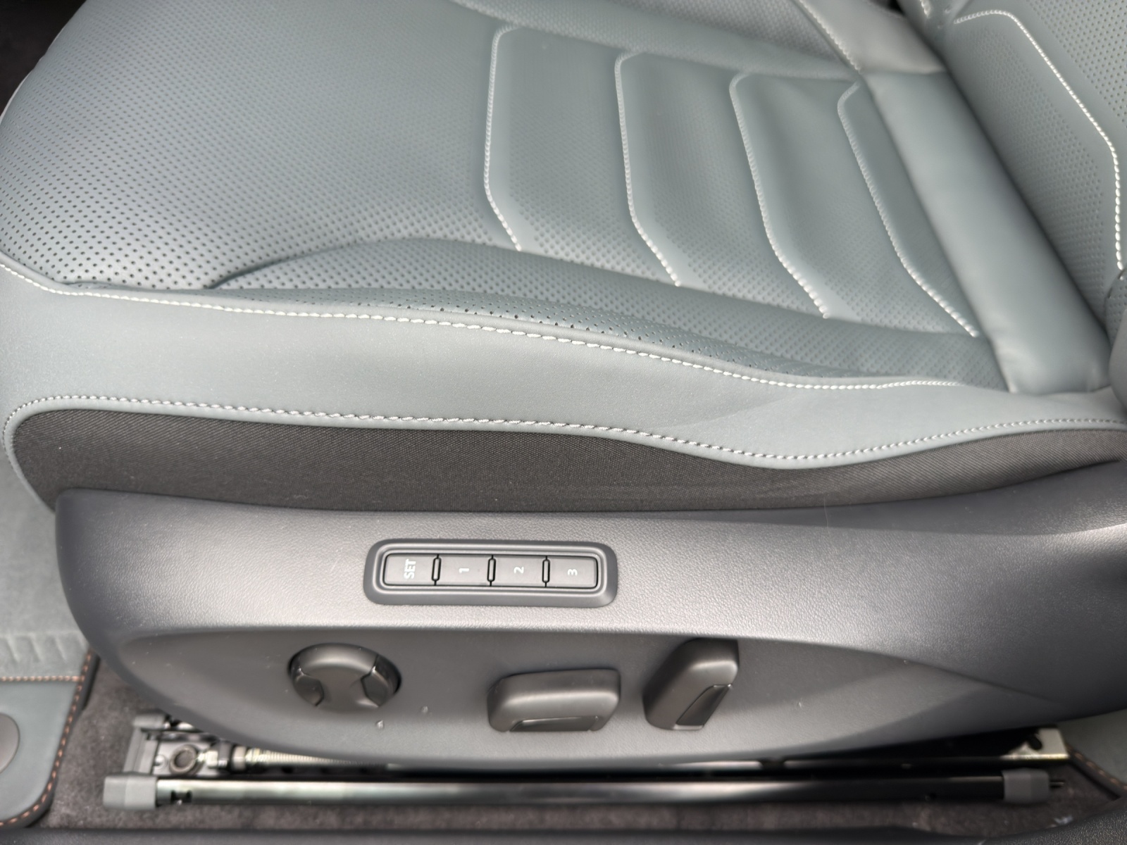 CUPRA Tavascan Type 10 77 kWh Extreme Prime Edition-image-13