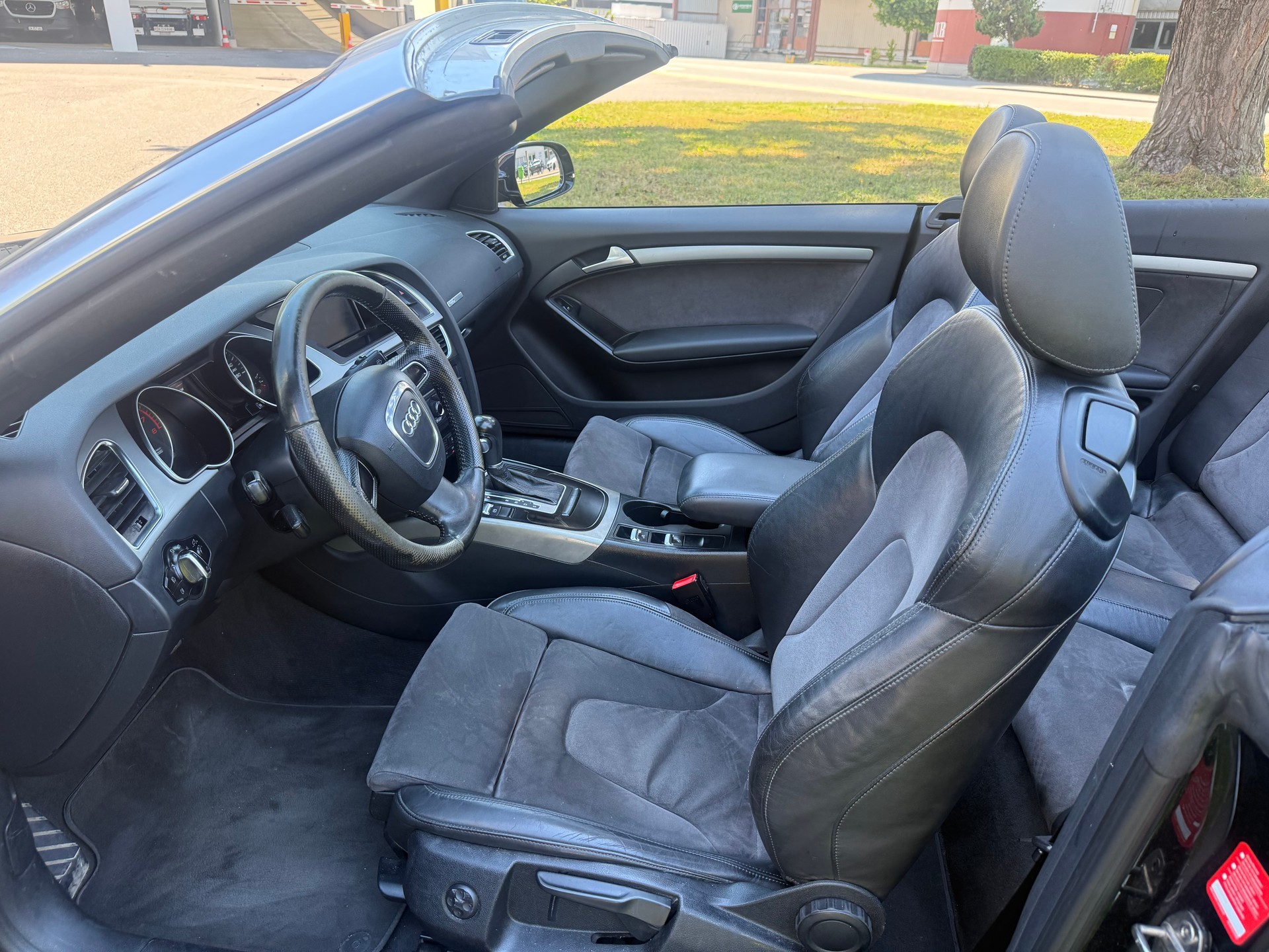 AUDI A5 Cabriolet 2.0 TFSI-image-6