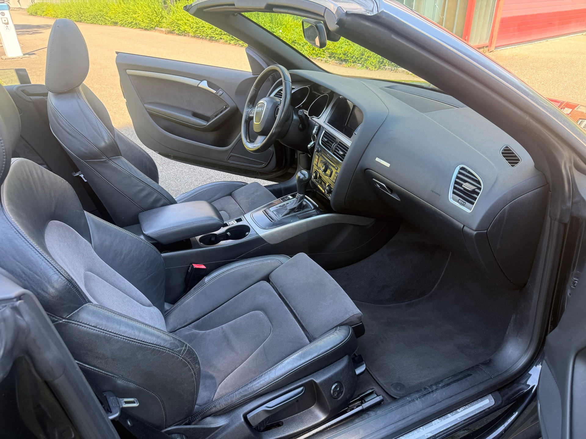 AUDI A5 Cabriolet 2.0 TFSI-image-8