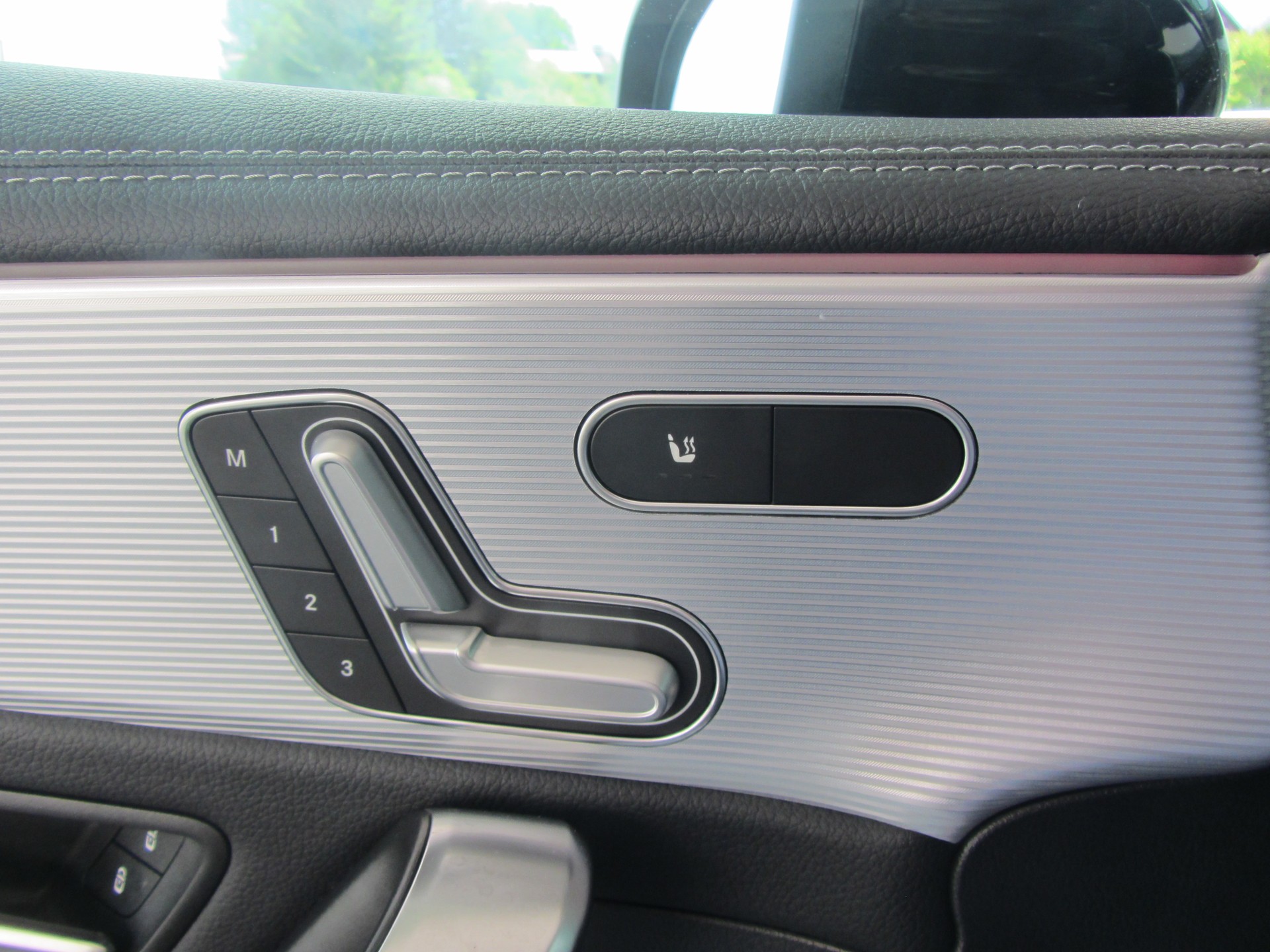 MERCEDES-BENZ A 35 AMG 4Matic Speedshift-image-13