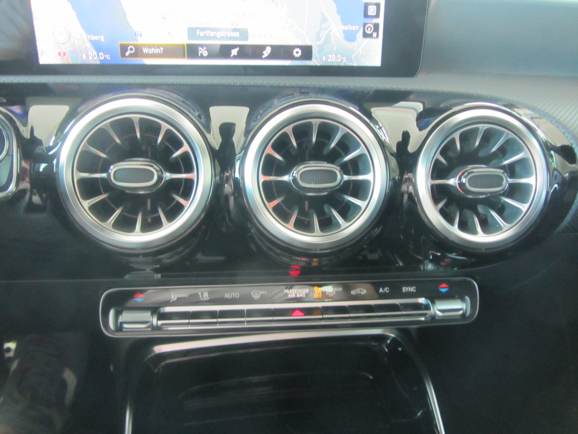 MERCEDES-BENZ A 35 AMG 4Matic Speedshift-image-8