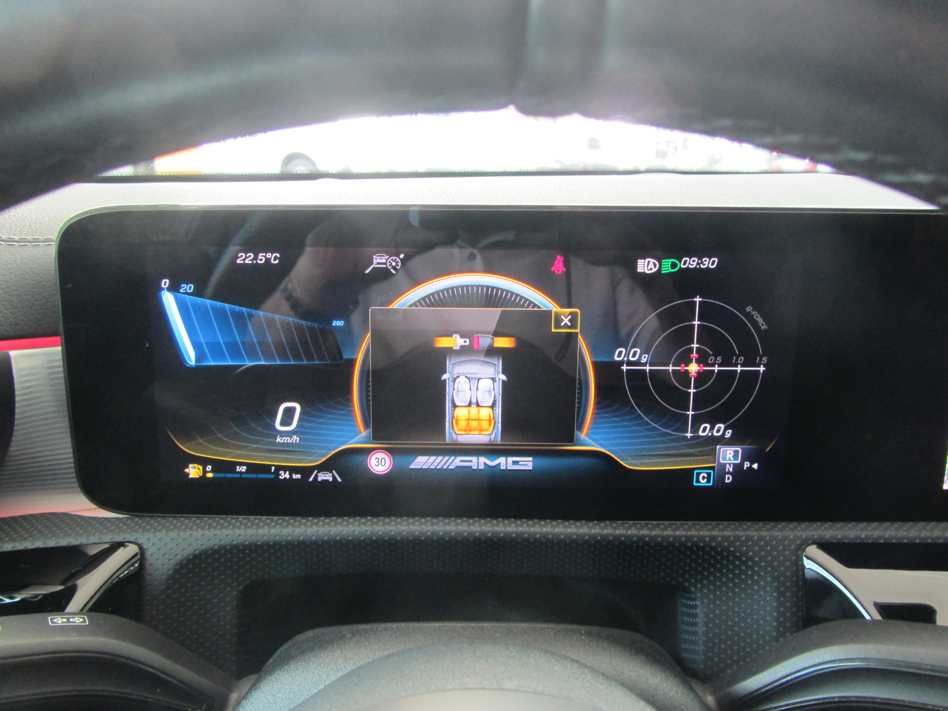 MERCEDES-BENZ A 35 AMG 4Matic Speedshift-image-9