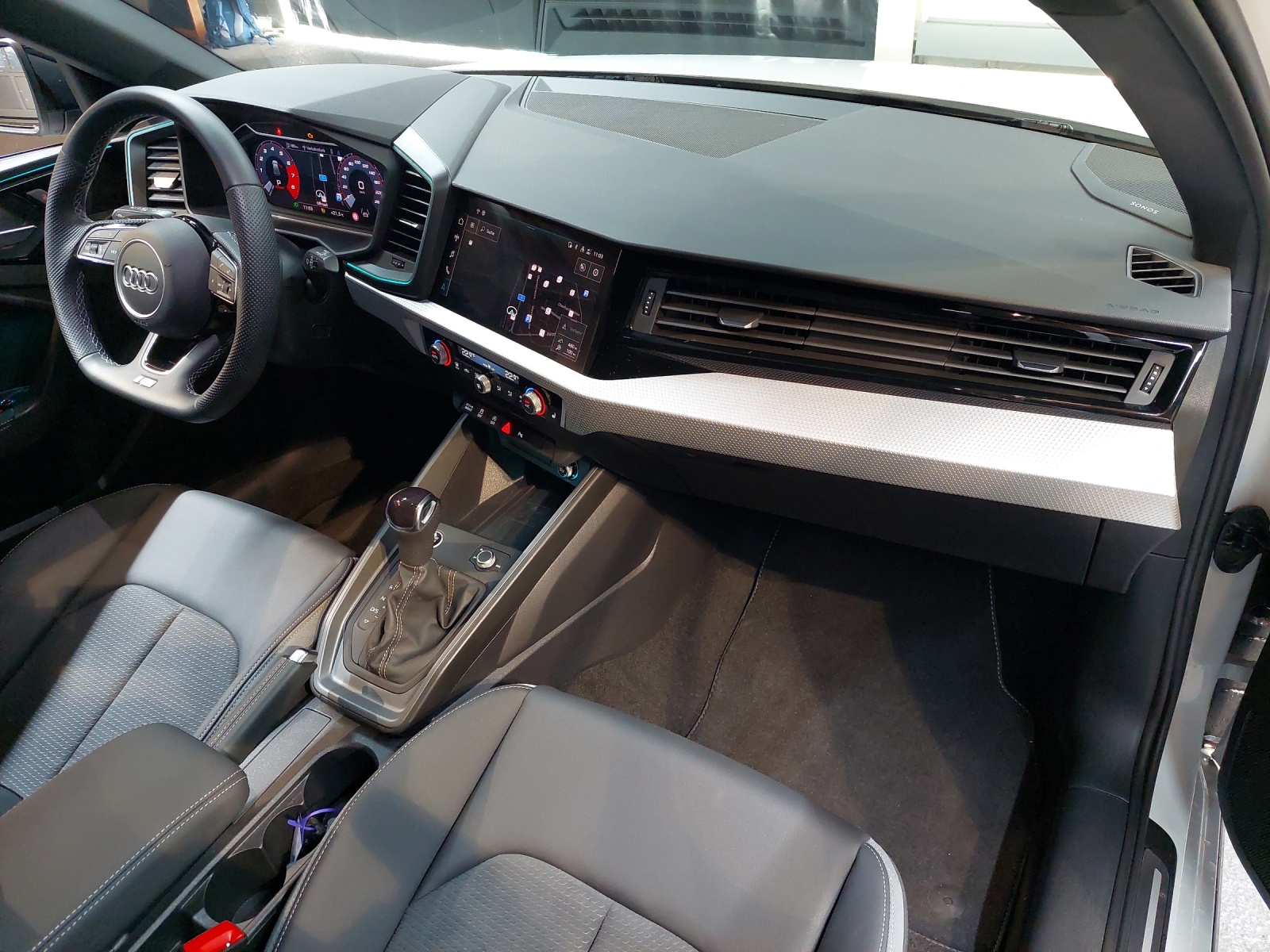 AUDI A1 Sportback 40 TFSI S Line S-tronic-image-8