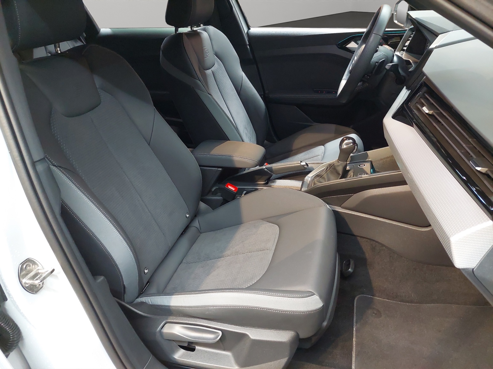 AUDI A1 Sportback 40 TFSI S Line S-tronic-image-9