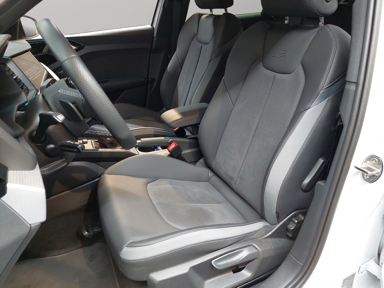 AUDI A1 Sportback 40 TFSI S Line S-tronic-image-5