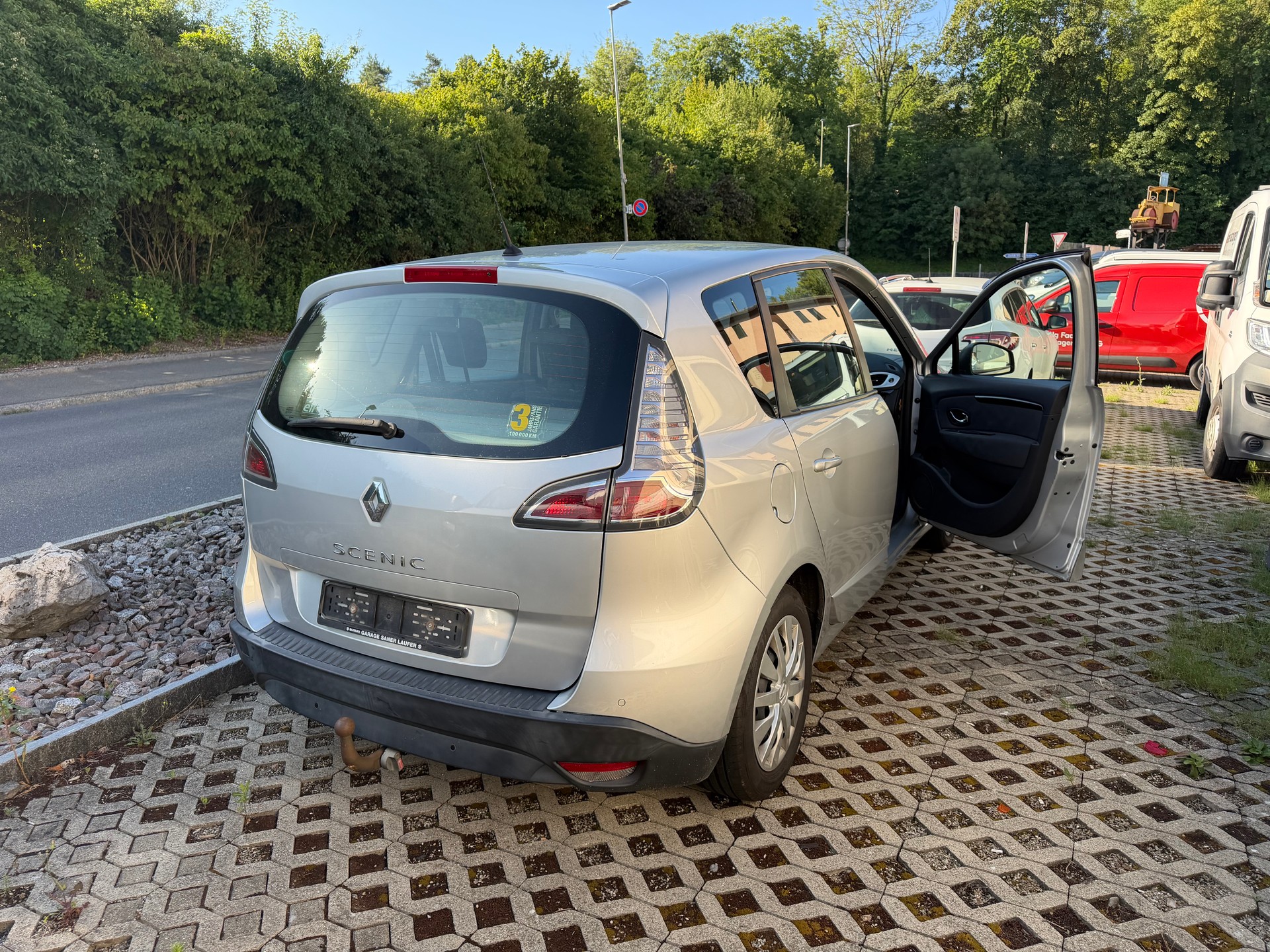 RENAULT Scénic 1.4 16V Turbo Privilège-image-3
