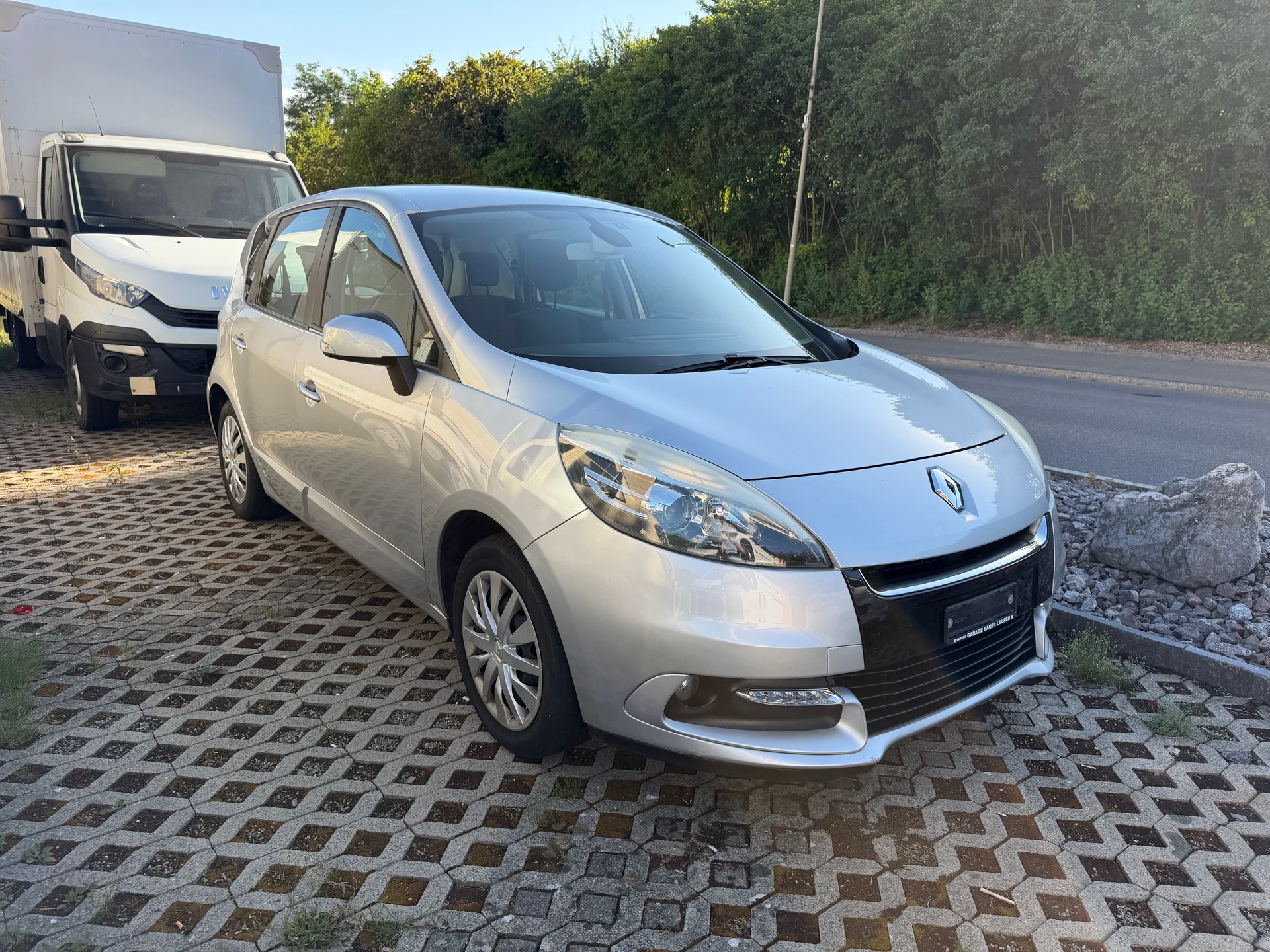 RENAULT Scénic 1.4 16V Turbo Privilège-image-2