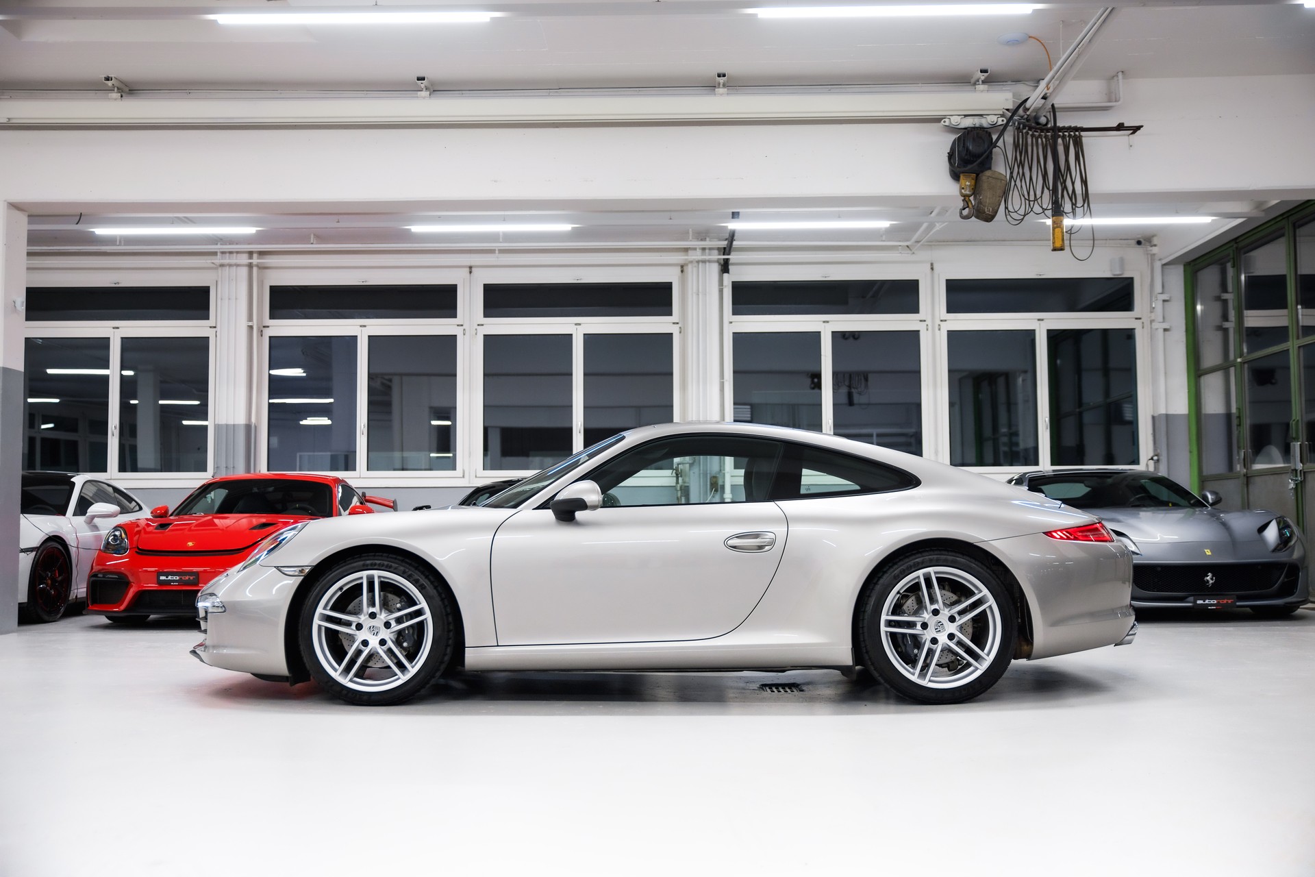 PORSCHE 911 Carrera-image-4