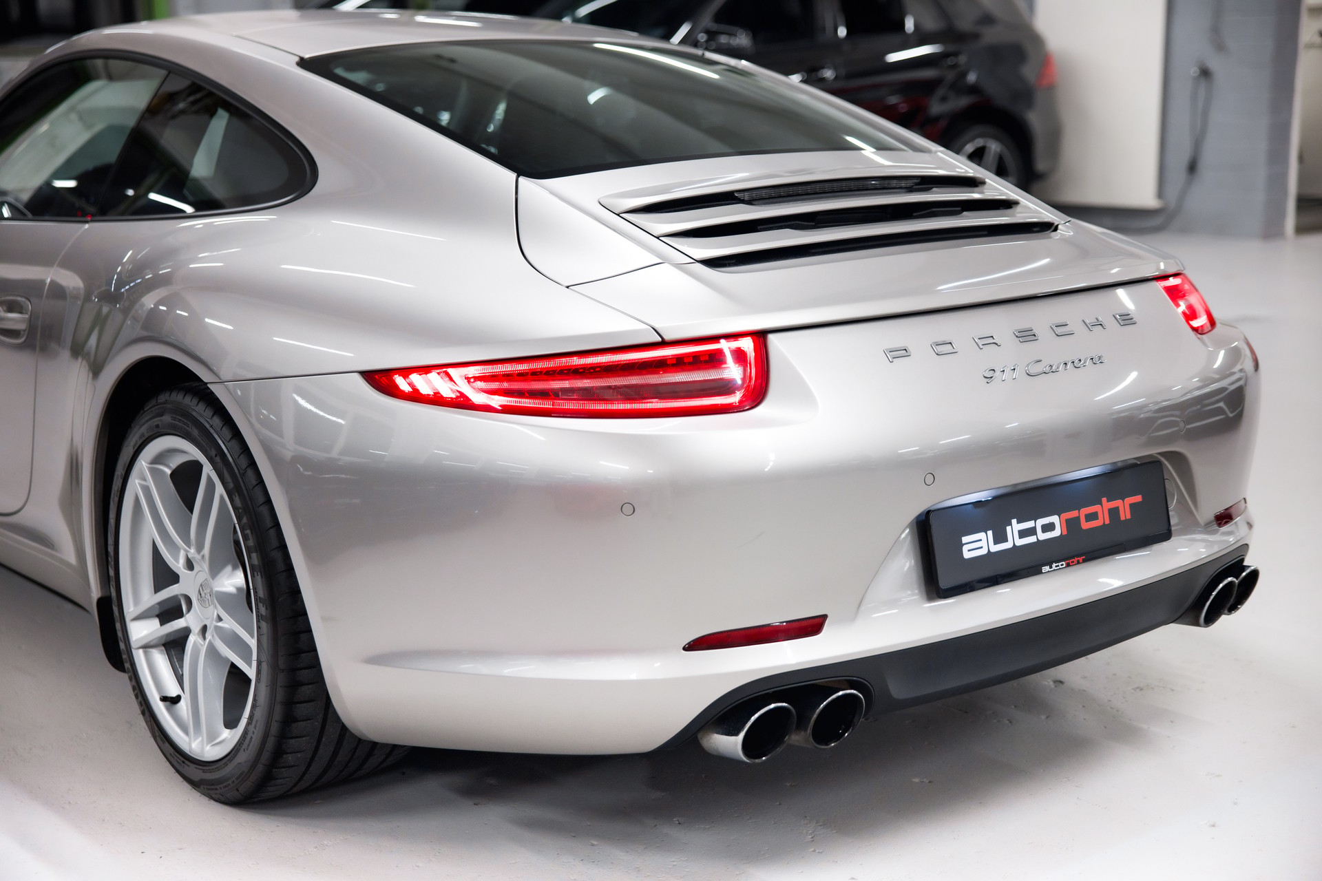 PORSCHE 911 Carrera-image-13