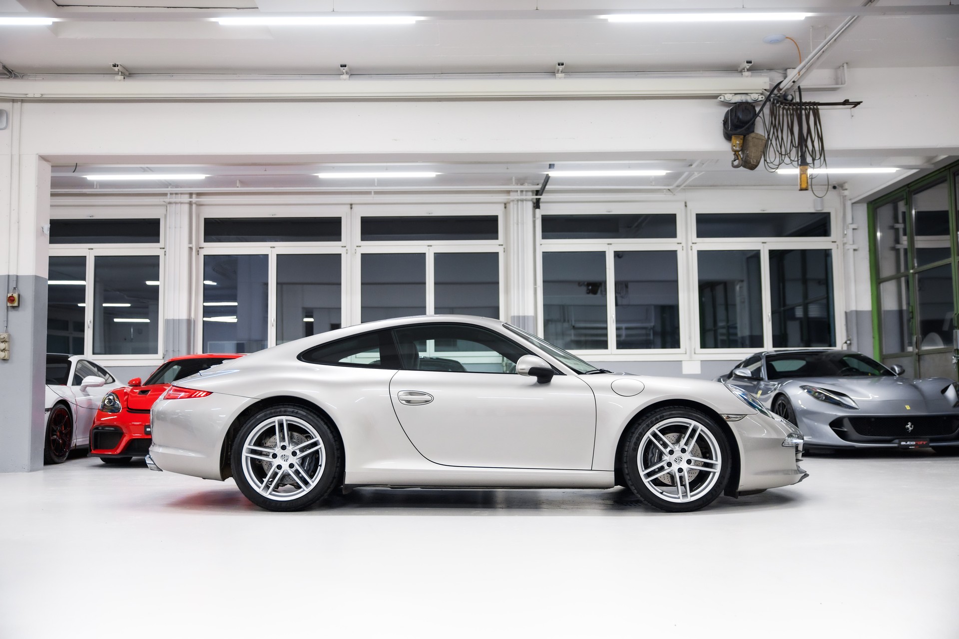 PORSCHE 911 Carrera-image-3