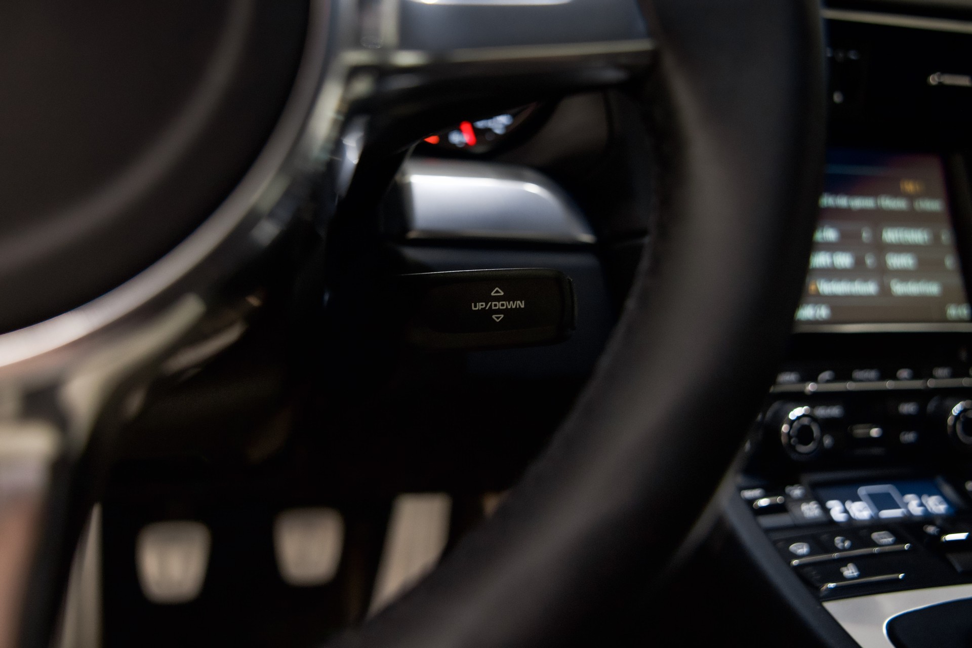 PORSCHE 911 Carrera-image-26