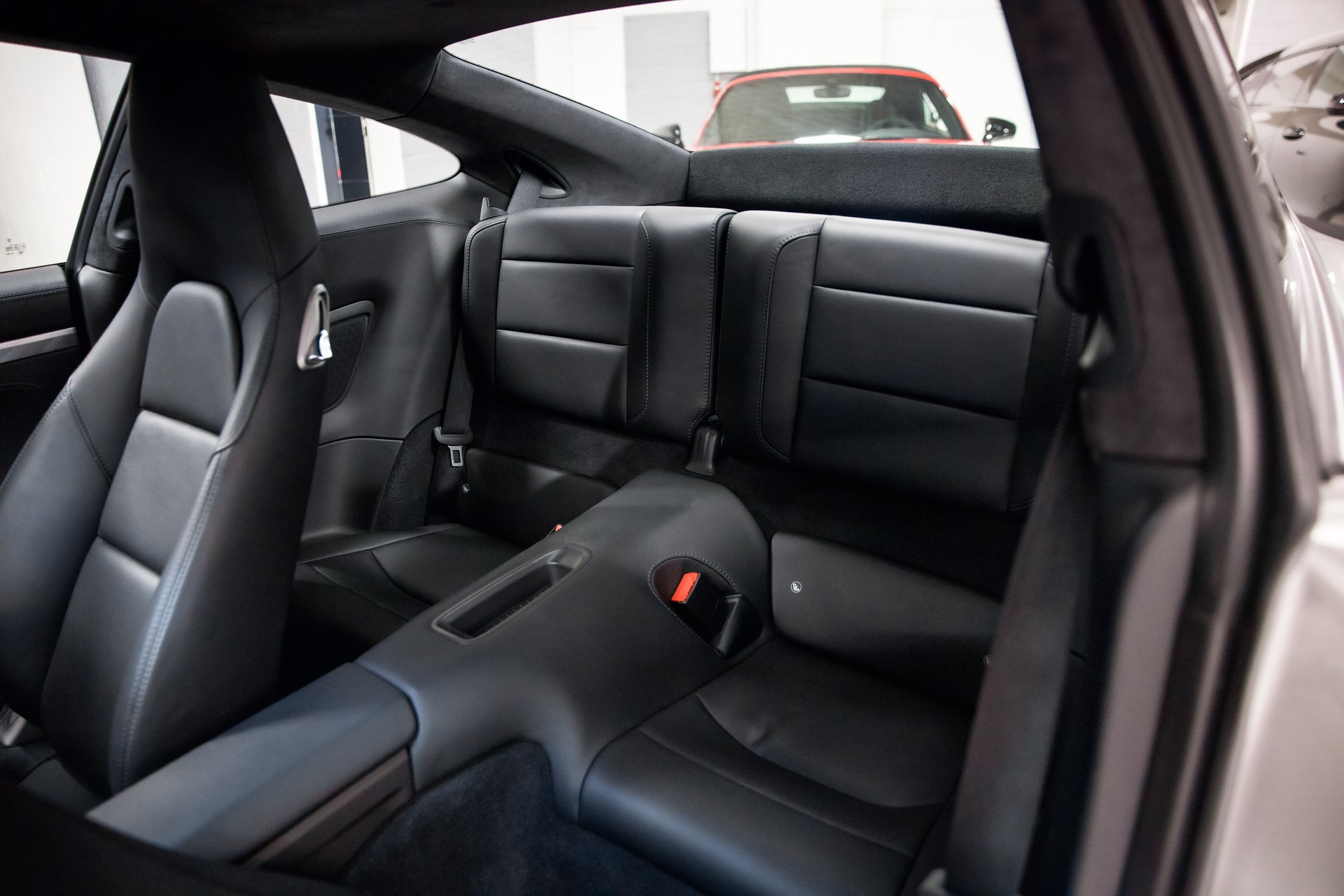 PORSCHE 911 Carrera-image-19