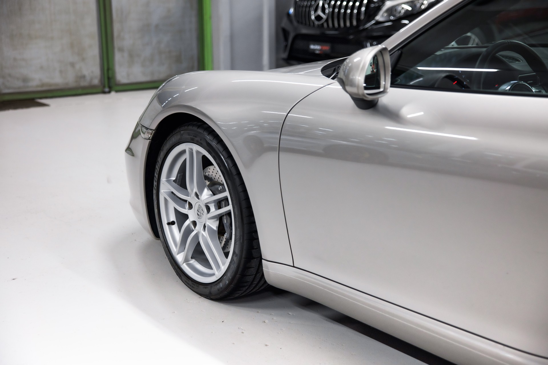 PORSCHE 911 Carrera-image-15