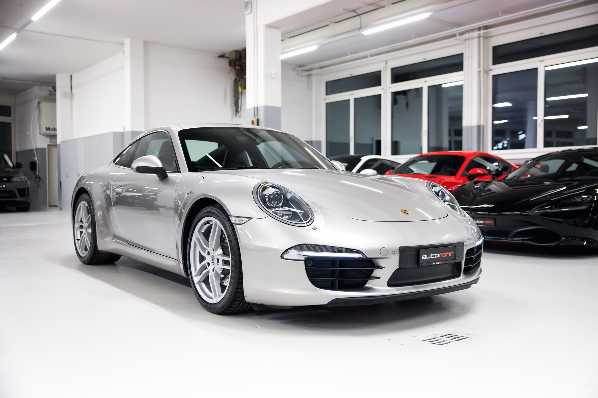 PORSCHE 911 Carrera-image-2