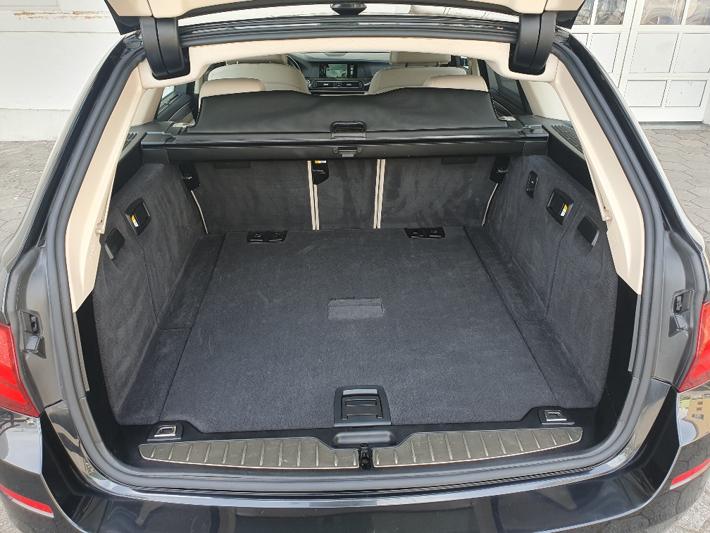BMW 530d xDrive Touring Steptronic-image-4