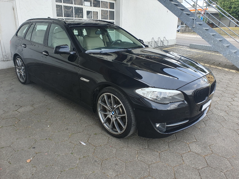 BMW 530d xDrive Touring Steptronic-image-1