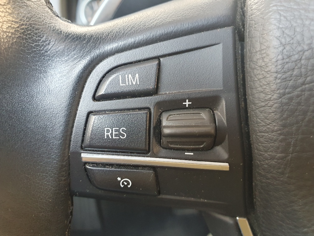 BMW 530d xDrive Touring Steptronic-image-17