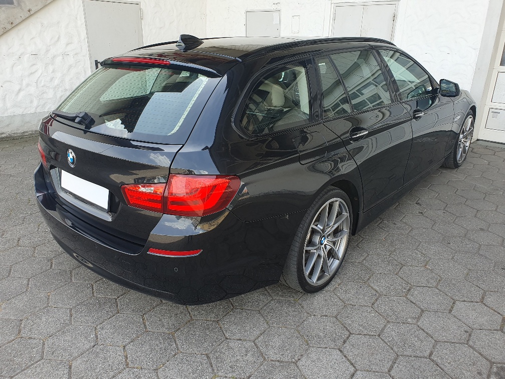 BMW 530d xDrive Touring Steptronic-image-2