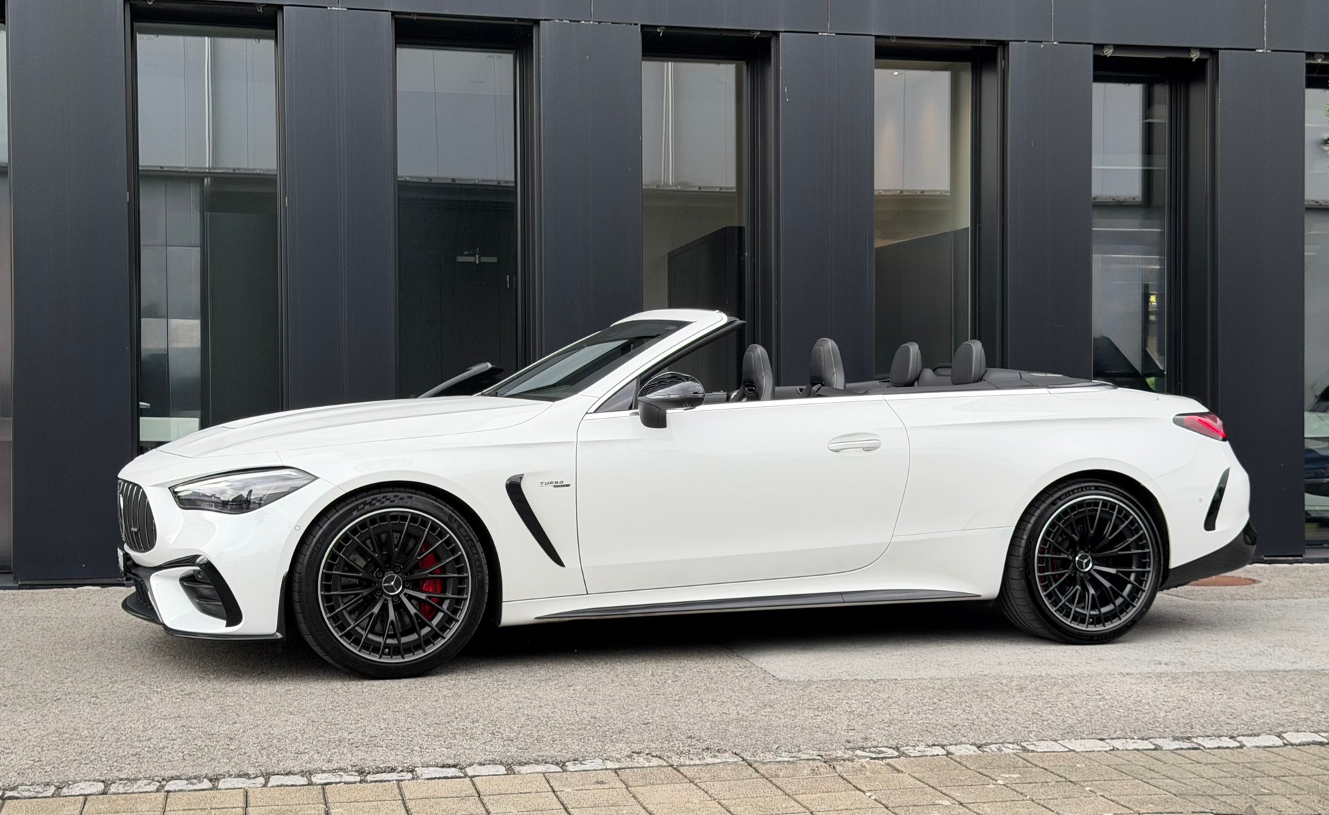 MERCEDES-BENZ CLE AMG 53 Cabrio 4Matic♦️AMG Performance Sitze*NP CHF 135`893.-♦️-image-1