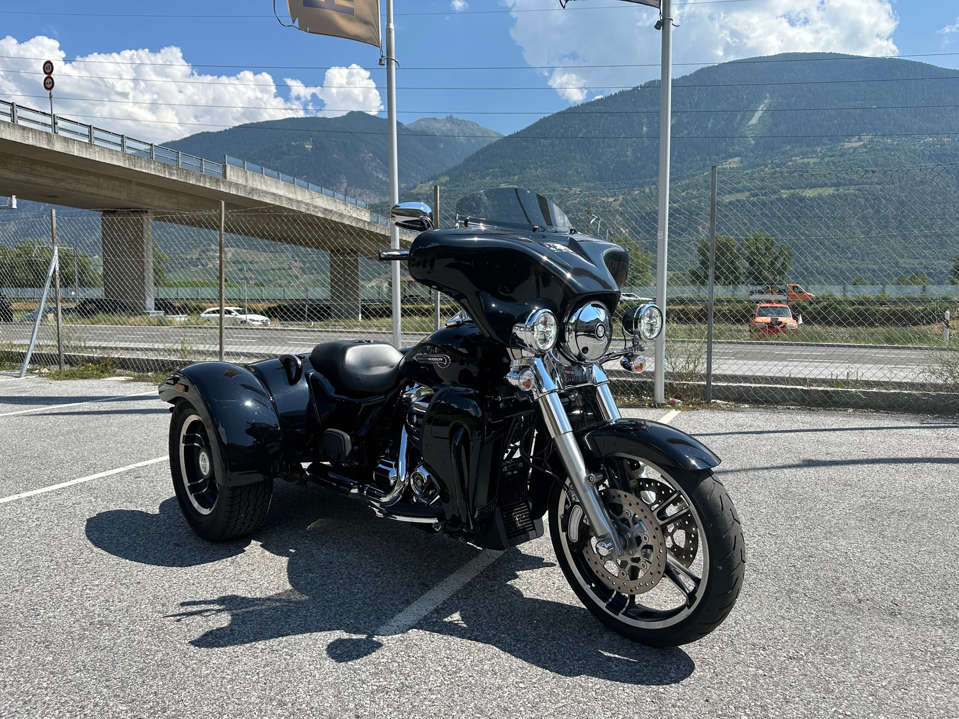 HARLEY-DAVIDSON FLRT Freewheeler