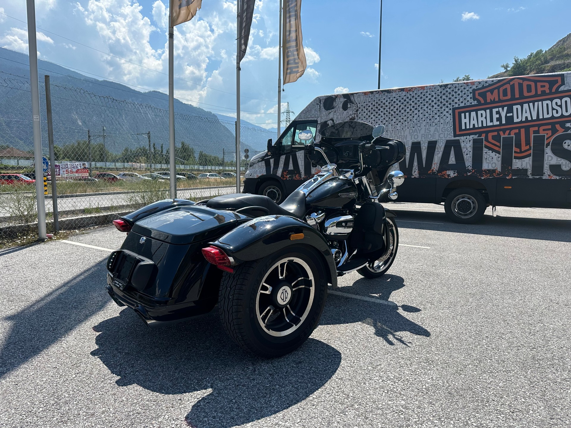 HARLEY-DAVIDSON FLRT Freewheeler-showroom-element-2