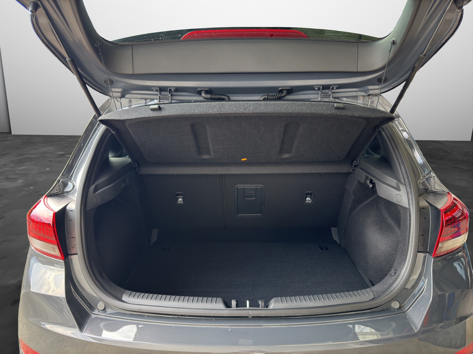 HYUNDAI i30 1.6 T-GDi Amplia-image-15