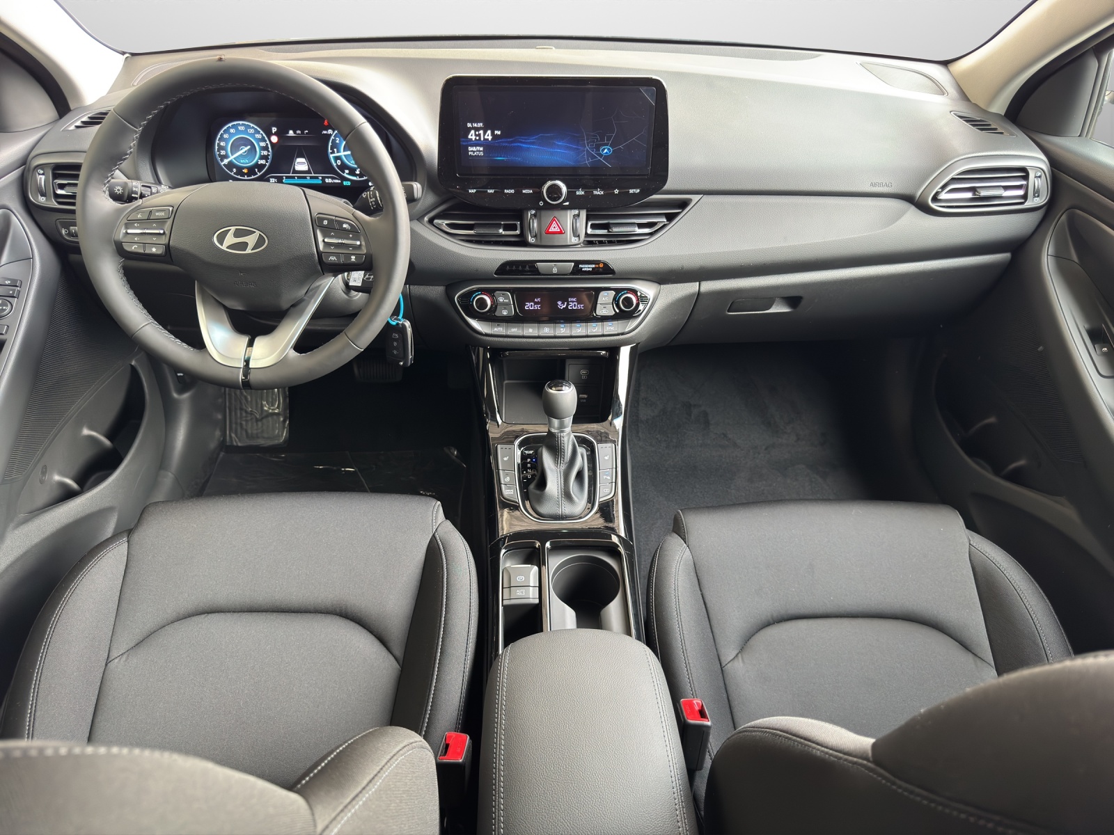 HYUNDAI i30 1.6 T-GDi Amplia-image-9