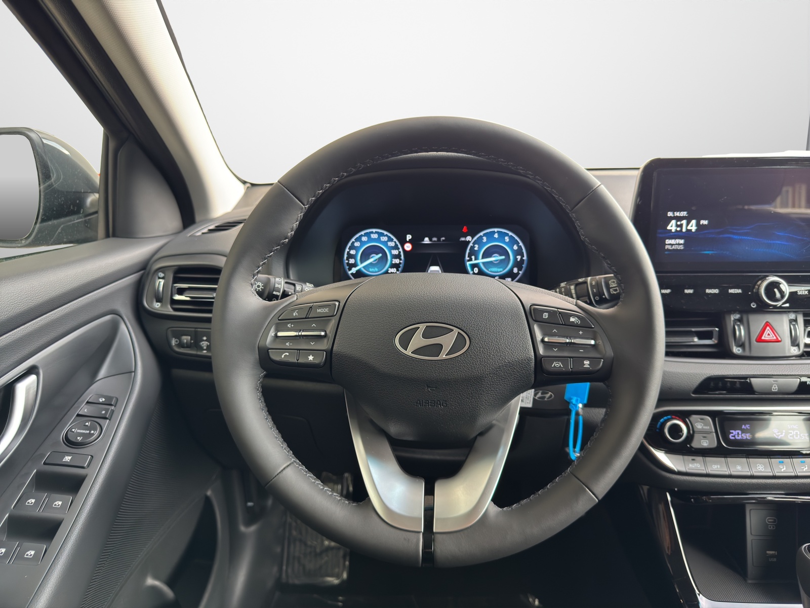 HYUNDAI i30 1.6 T-GDi Amplia-image-7