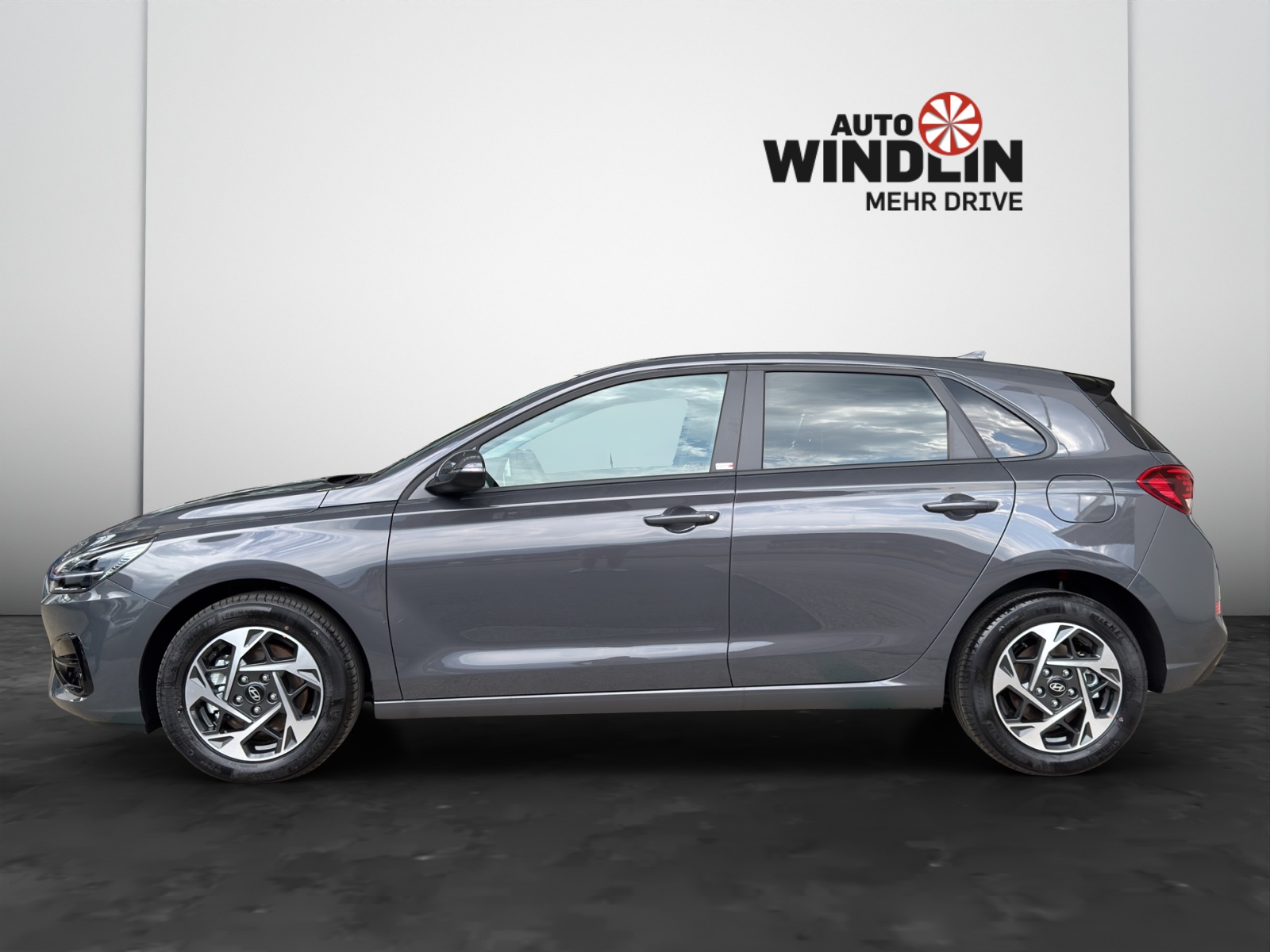 HYUNDAI i30 1.6 T-GDi Amplia-image-2