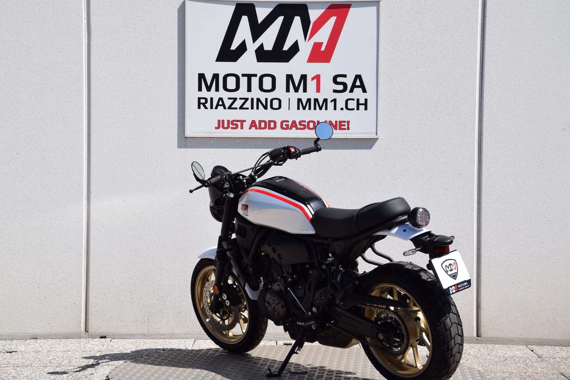 YAMAHA XSR 700 XTribute-image-5