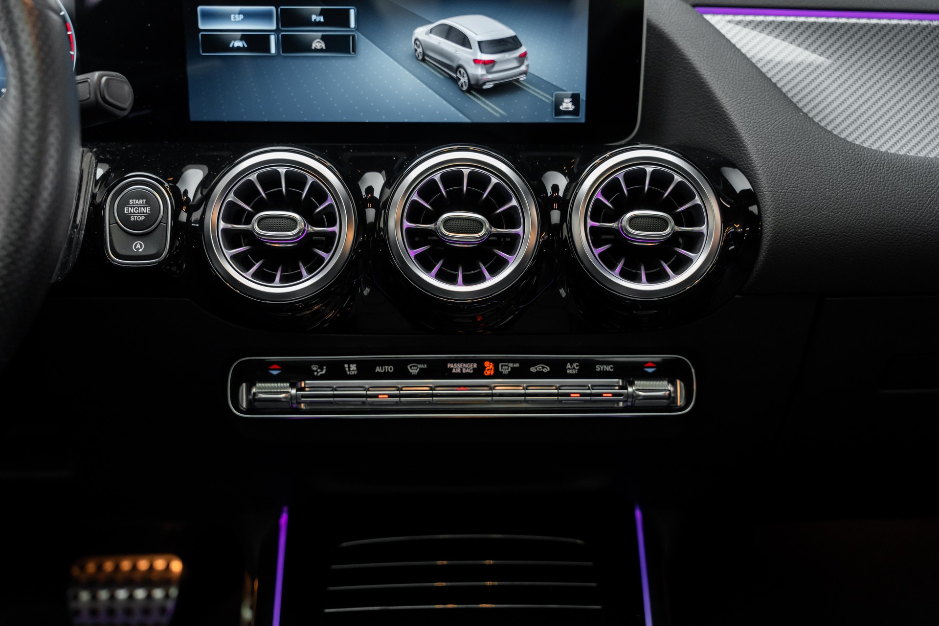 MERCEDES-BENZ B 250 4Matic AMG Line-image-12