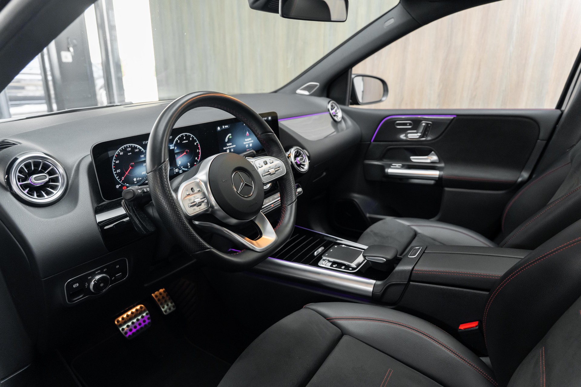 MERCEDES-BENZ B 250 4Matic AMG Line-showroom-element-3