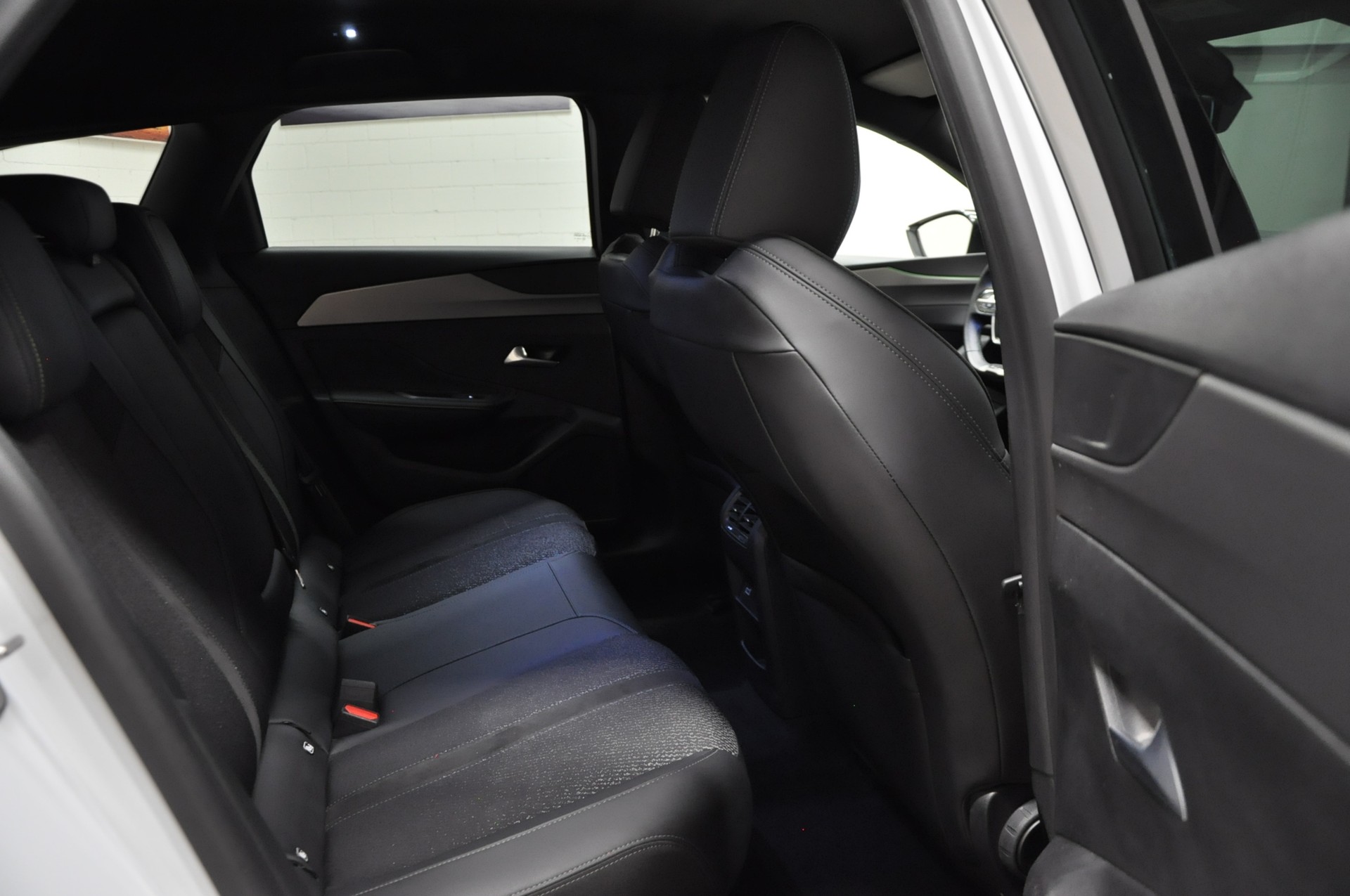 PEUGEOT 308 SW 1.2 HEV 136 GT-image-14