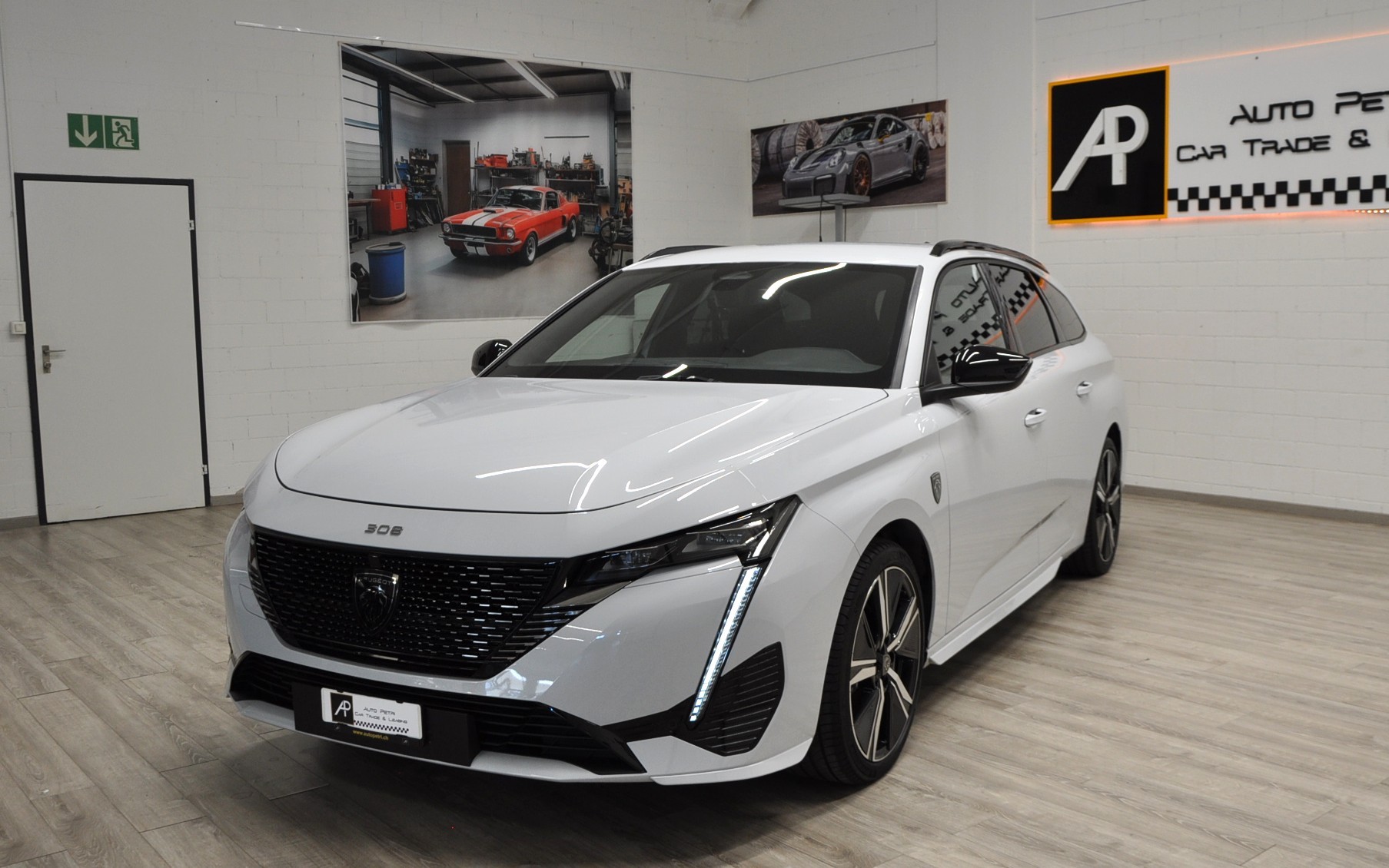 PEUGEOT 308 SW 1.2 HEV 136 GT-image-8